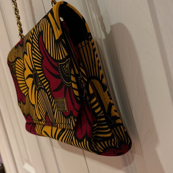 Vintage Ankara pattern floral print sling shoulder bag with chain straps - Picture 9 of 11